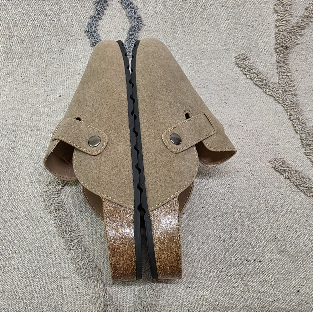 NWOT Amazon Buff/Beige Suede CLOGS * SEE DESCRIPTION - Picture 8 of 8